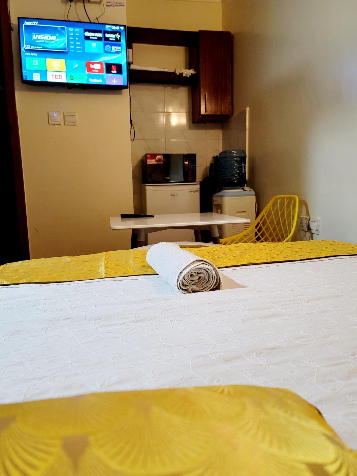 Sunrise Blue Moon B&B Найроби Экстерьер фото